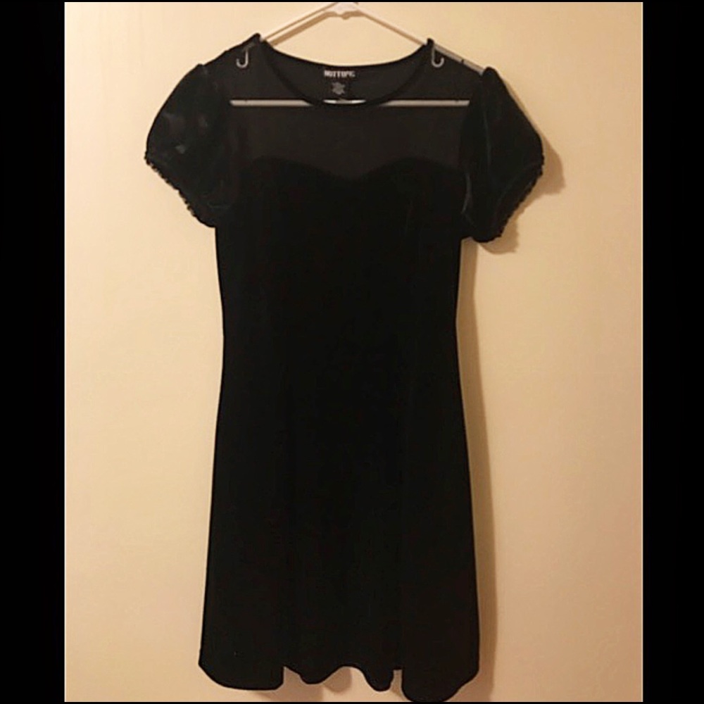 Black velvet hot topic dress